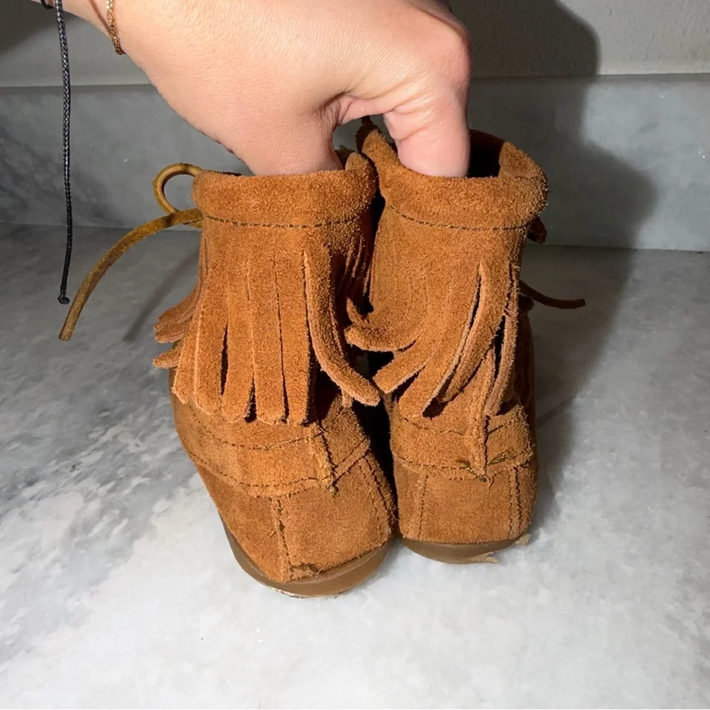 Minnetonka Tramper Boots Kids 11 Brown Suede Moccasin Lace Up Ankle
